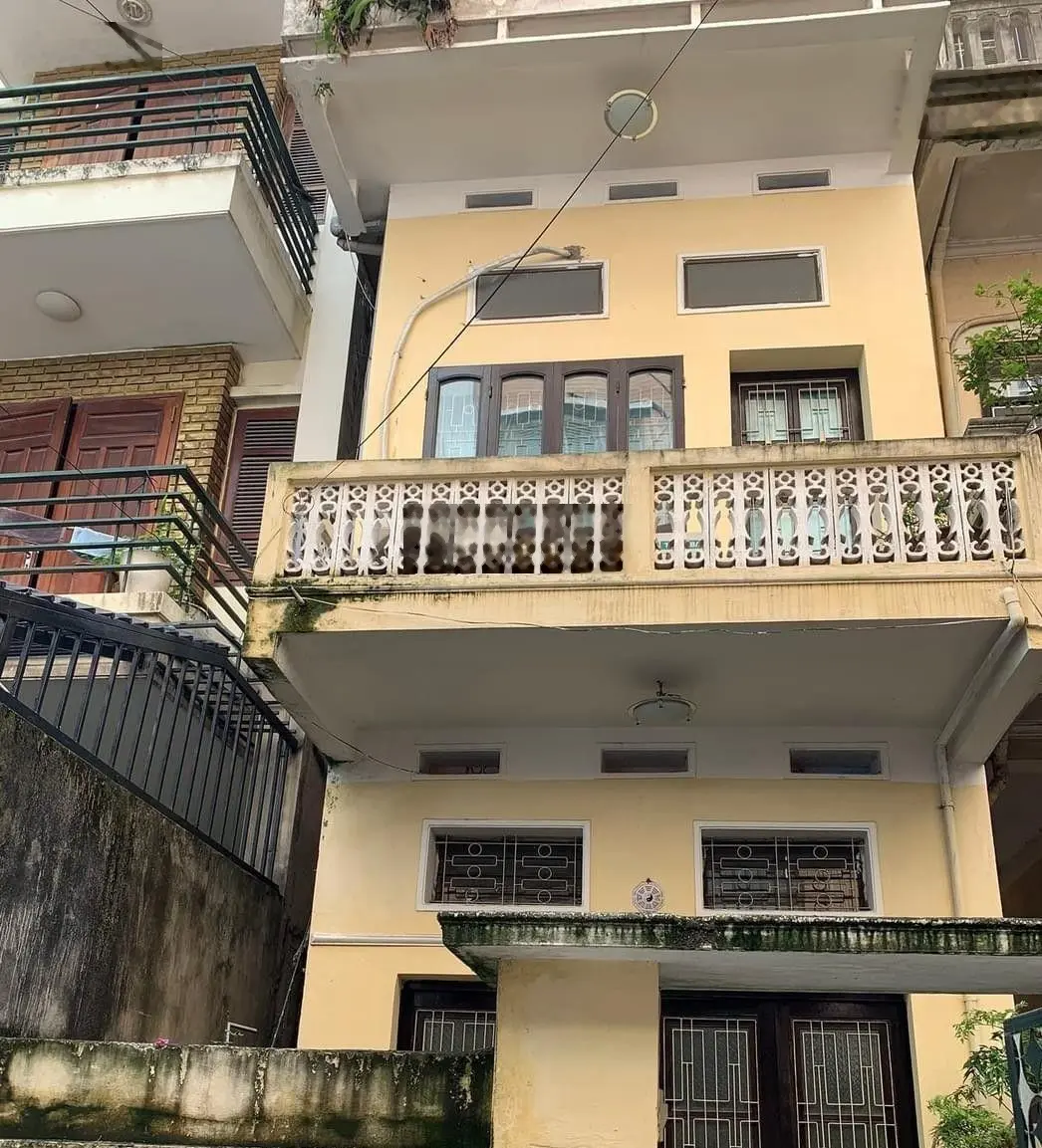 Bán nhà đội cấn - ba đình - ôtô đỗ cửa - ngõ nông rộng 4m - 70m - 3tầng - mt 3,8m - giá 16,5 tỷ.