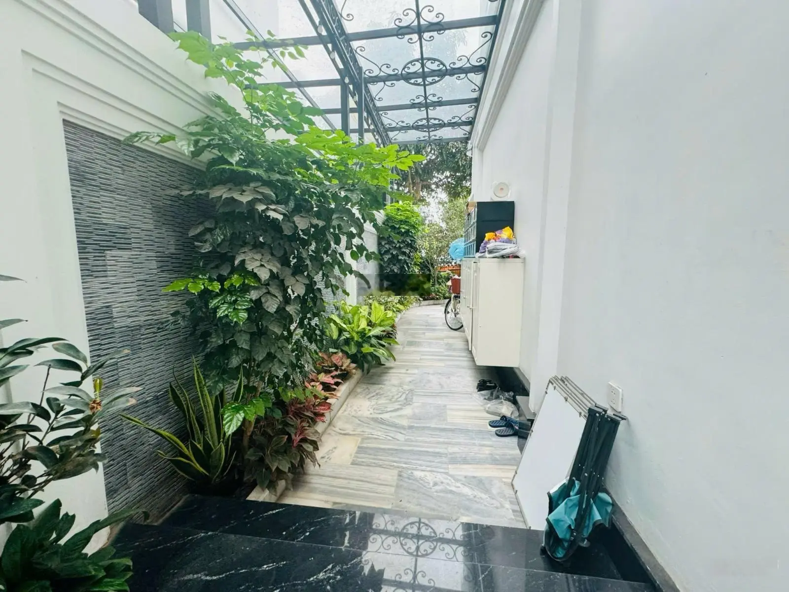 Tôi cần bán căn song lập Tulip 168m2 gần hồ Harmony hướng Đông Nam full đồ hiện đại, 0963 892 ***