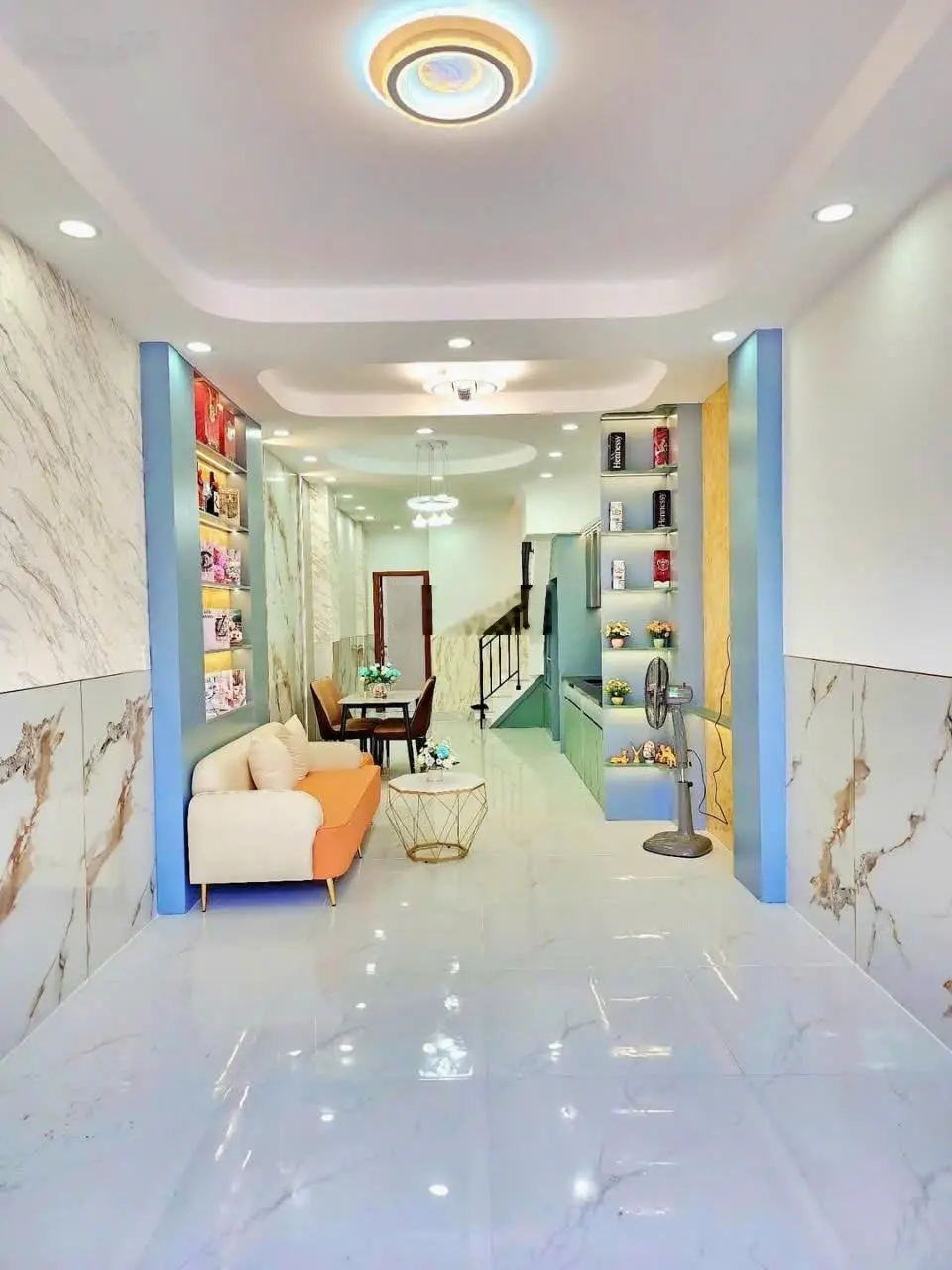 Cần tiền bán rẻ nhà 1 trệt 1 lầu ngay Emart Phan Huy ích, giá chỉ 5,9 tỷ, tiện kinh doanh