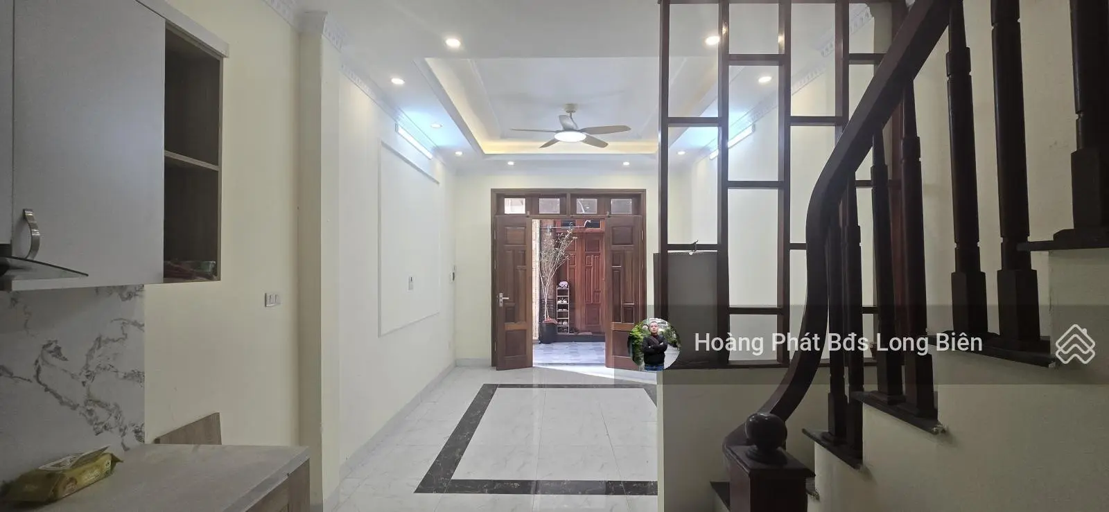 Bán nhà ngõ 206 Cổ Linh, đối diện siêu thị Aeon Long Biên. Ngõ nông, ô tô đỗ cổng. LH 0965858116