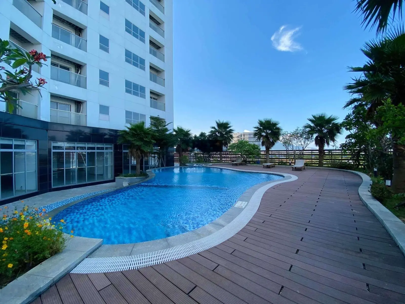 Chào Bán Căn Hộ 3 Phòng Ngủ 135,8m2 Đầy Đủ Nội Thất View Biển Trực Diện Tuyệt Đẹp ở Blooming Towew