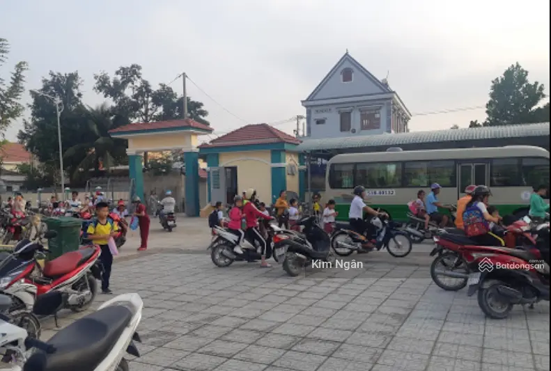 Cơ hội có 1 0 2! Đất TT Cần Đước bán chỉ 650tr/ nền (không mua thì tiếc ạ), sổ sẵn, đất thổ
