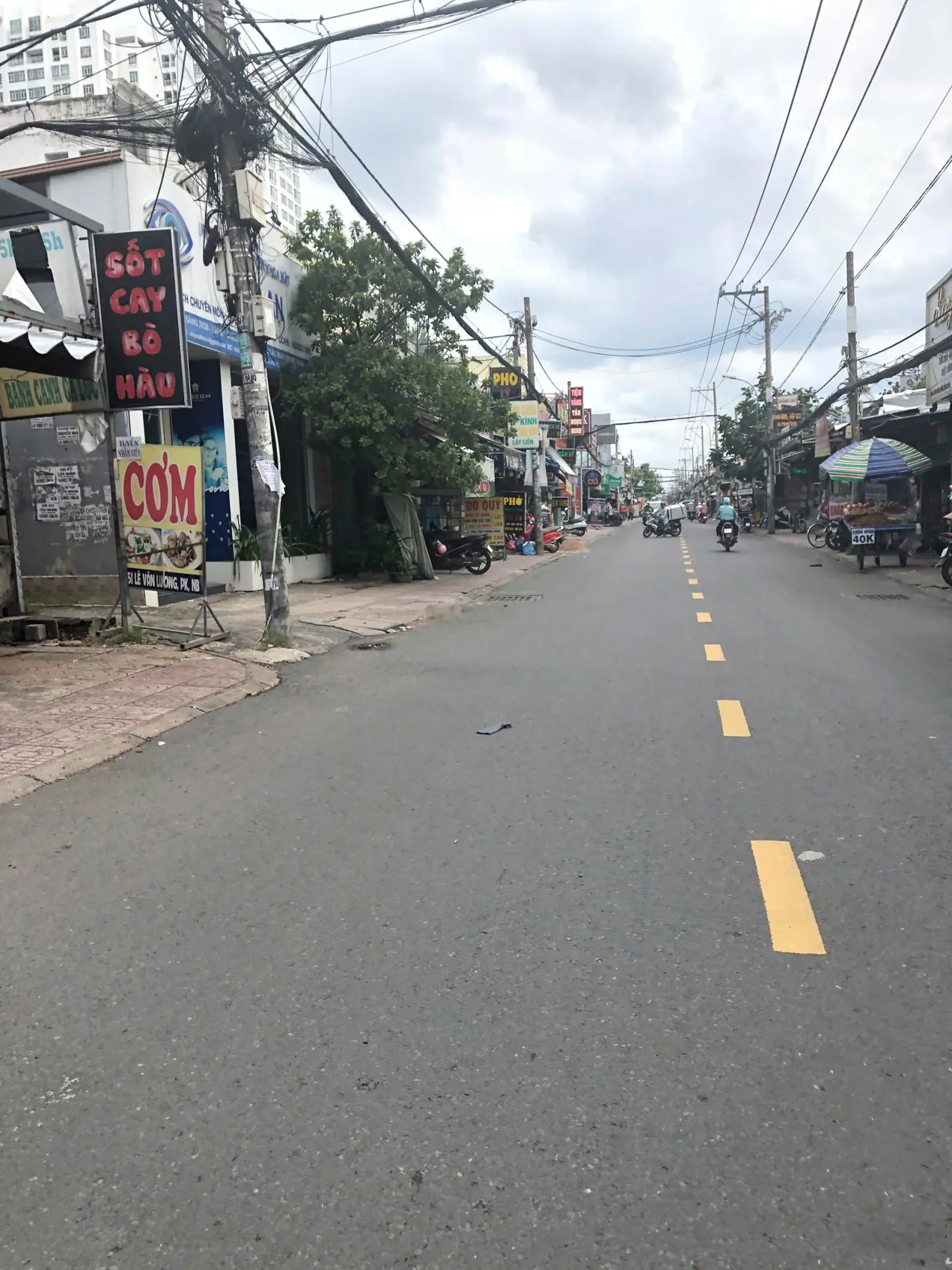 Cần bán gấp nhà MT Lê Văn Lương ngay Làng Đại Học A 6.5 x 50m giá 24 tỷ full thổ
