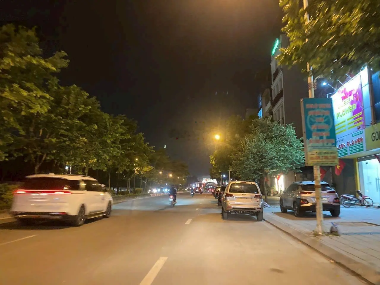 Bán nhà mặt phố Cổ Linh, vị trí đẹp gần ngay Aeon mall Long Biên, kinh doanh bất chấp.