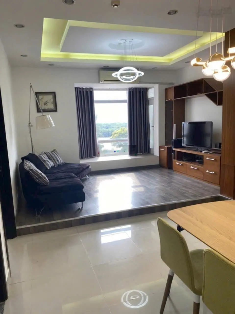 Hàng hot bán căn hộ 2PN tại Riverside Residence view sông 5 tỷ 650 thương lượng. LH Lan 0906 743 ***