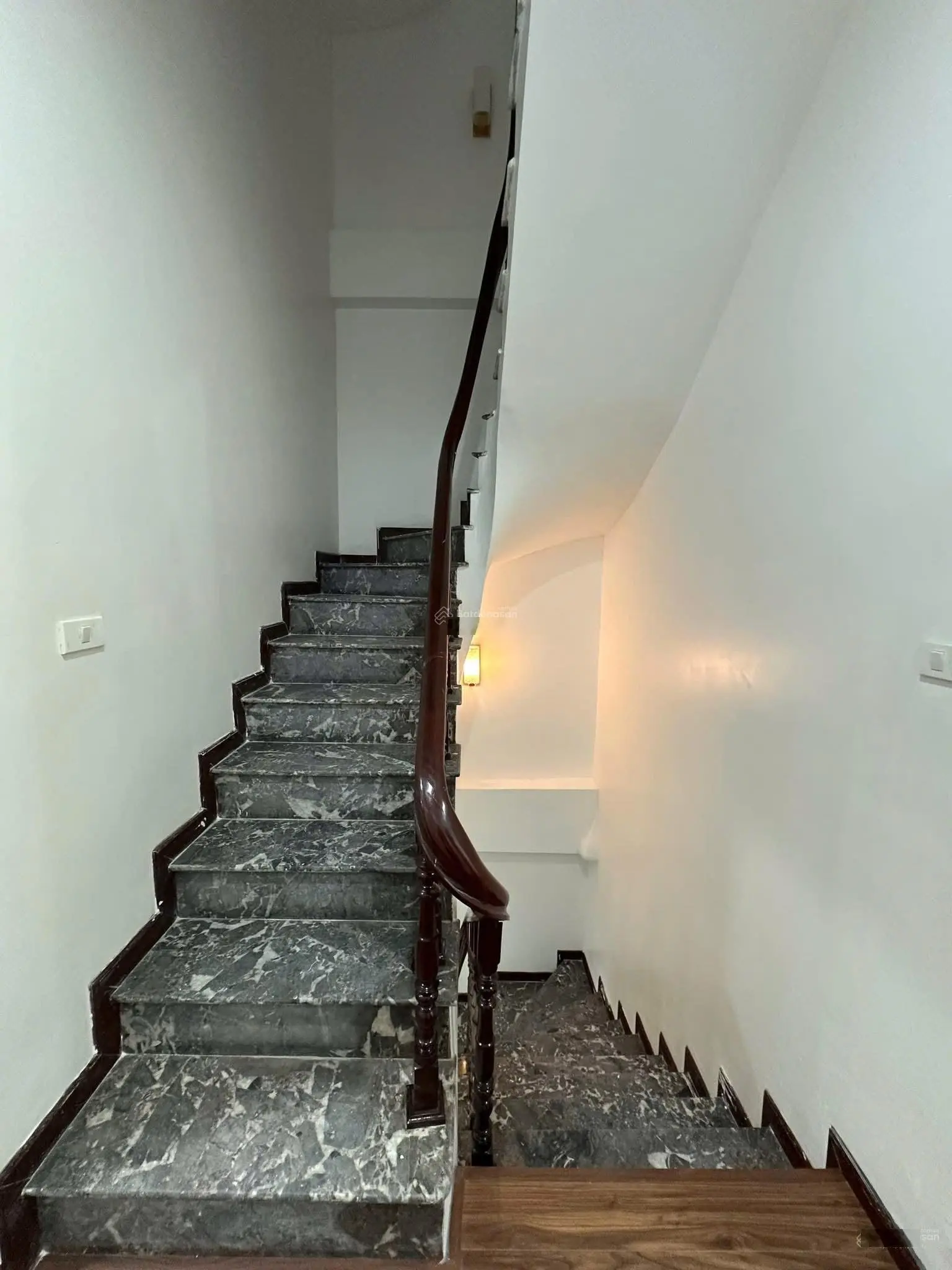Bán nhanh bán gấp nhà phố văn cao thuỵ khuê tây hồ 50m 5 tầng nhỉnh 10 tỷ view hồ sát phố