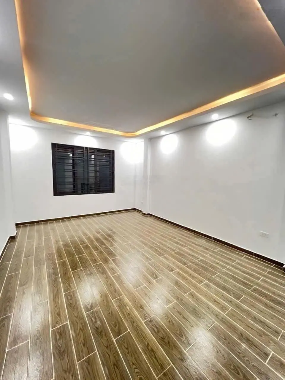 Chính chủ cần bán Miếu Hai Xã thông ra Hồ Sen. * Giá: 3.55 tỷ (thoả thuận) DT = 48m2 x 4 T