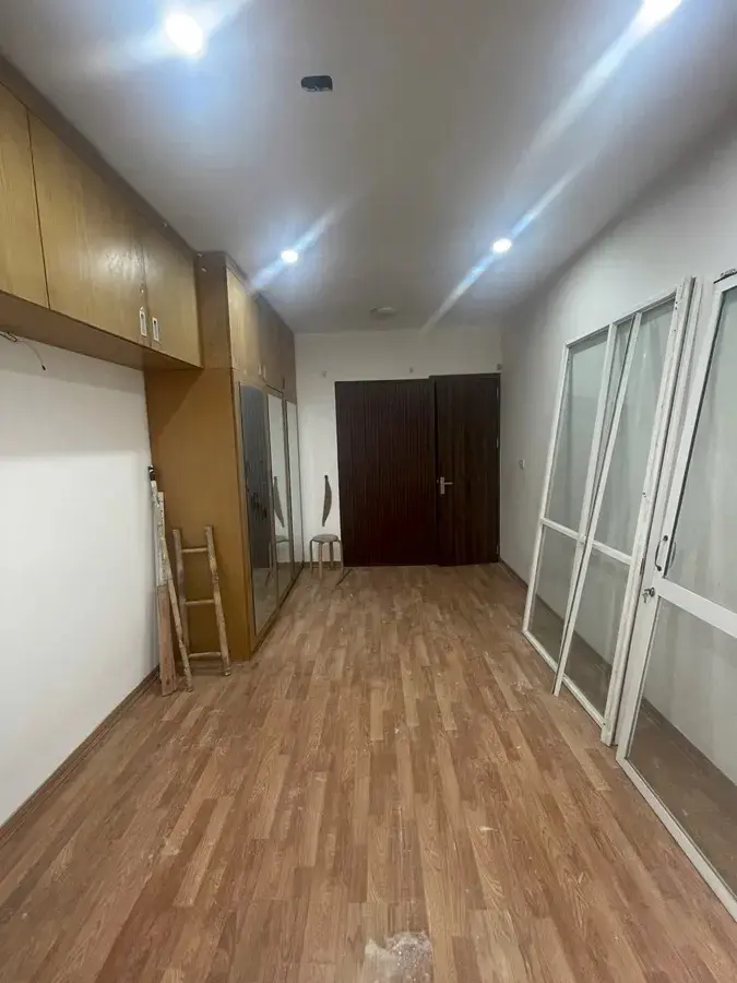 Chính chủ bán gấp nhà đẹp siêu rẻ ngõ 322 Nguyễn Trãi, Thanh Xuân. DT: 35 m2, 5 tầng. Giá 6,3 tỷ