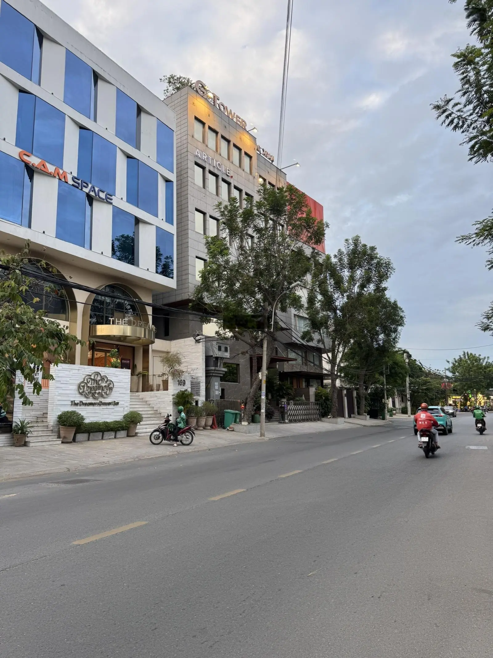 Toà Nhà siêu phẩm 1000m2 mặt tiền Sông Thảo Điền giá 325 tỷ Nguyễn Văn Hưởng Quận 2 Hàng khan hiếm
