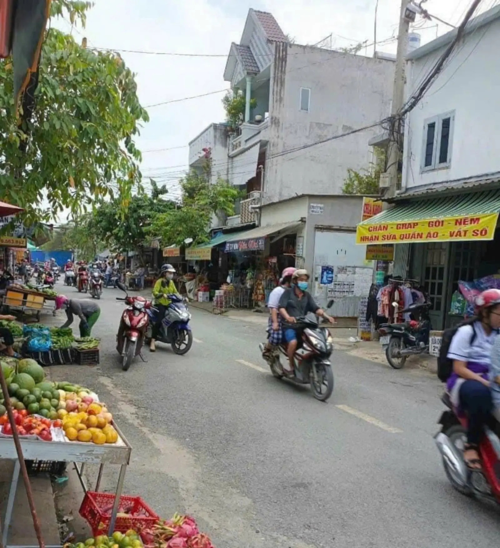 Cần bán gấp căn nhà gan chợ buôn bán gì cũng được, hiện đang cho thuê 7 triệu/tháng