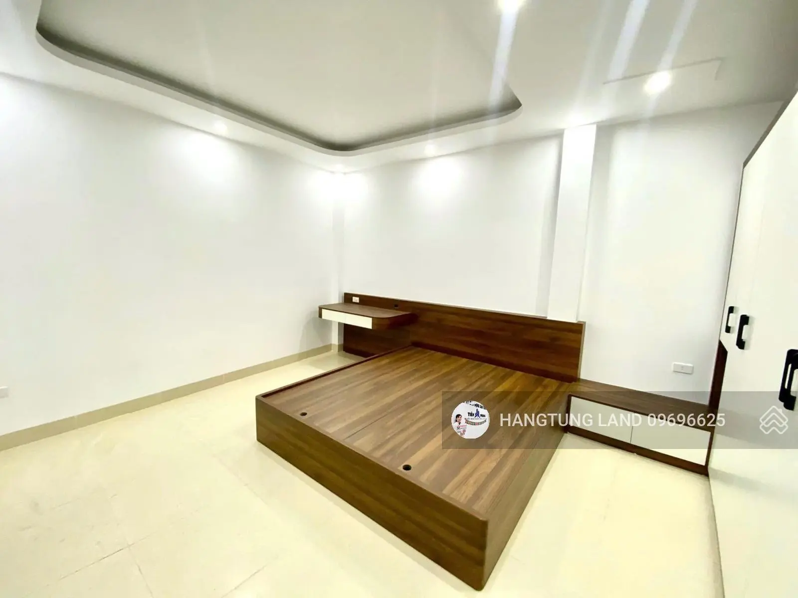 Nhà mới kính koong 5tầng- LÔ GÓC-35m2-OTO Đỗ Cửa- 50m Xe tải tránh. Ngõ Rộng,Thông gần 3m. 5.05Tỷ.