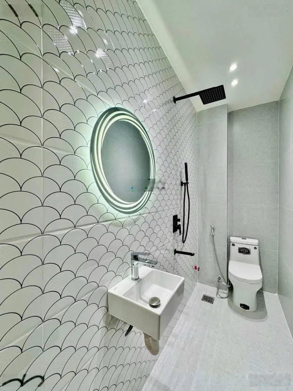 Nhà Lạc Long Quân , p5, quận 11. Giá 2,32 tỷ. SHR, pháp lí chuẩn.