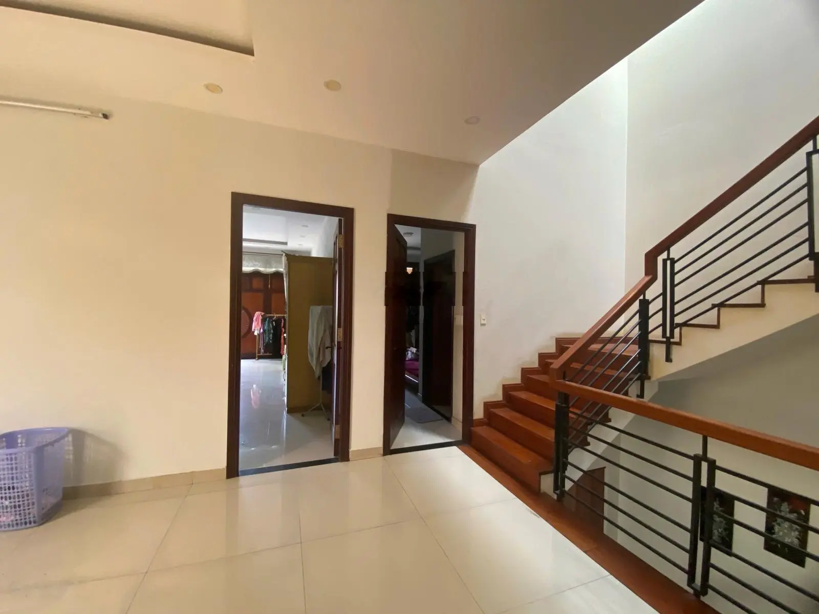 Chính chủ cần bán căn biệt thự 10x35m mặt tiền đường 61 Phước Long B Q9