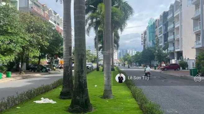 Duy nhất 01 căn MT Nguyễn Thị Thập KDC Him Lam Kênh Tẻ. DT: 5m x 20m giá: 35 tỷ. Có thang máy