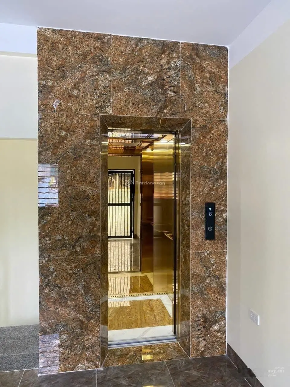 Bán nhà 155 Cầu Giấy, một ngoặt đến nhà xây mới thang máy 40m2 6 tầng, lô góc siêu thoáng hơn 10 tỷ