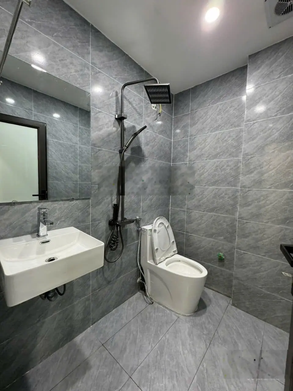 Mở bán gấp căn nhà xây mới ngay Đồng Mai, Hà Đông. Ô tô đỗ tận nhà. 33m2 x 5 tầng. Giá bán: 2,9 tỷ