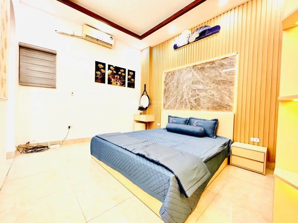 Bán nhà phố Bạch Mai - Full nội thất - Lô góc thoáng - Gần ô tô - 42m2 - 4PN. Giá: 4,8 tỷ