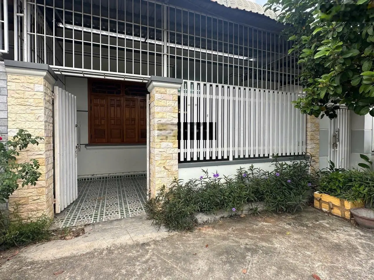 Bán Nhà cấp 4(120m2, ngang 6 m), thuộc Tái Định Cư Vĩnh Hiệp, cách TTTP Nha Trang 3 km, Giá 3.6 tỷ