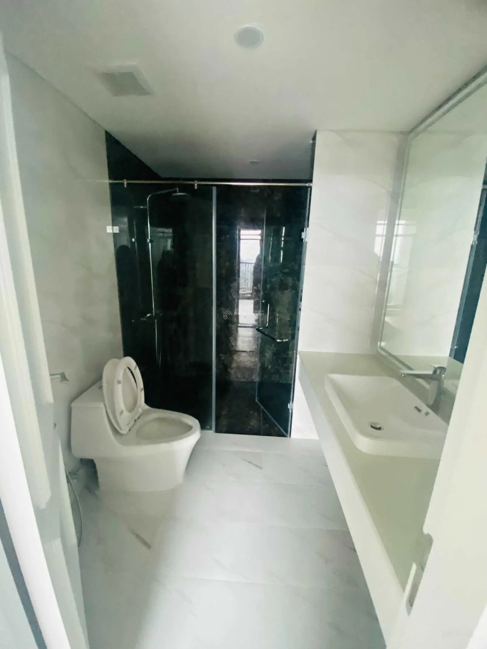 Chính chủ bán căn penthouse đẹp Đông tứ mệnh giá 3X tỷ. LH: 0987 975 ***