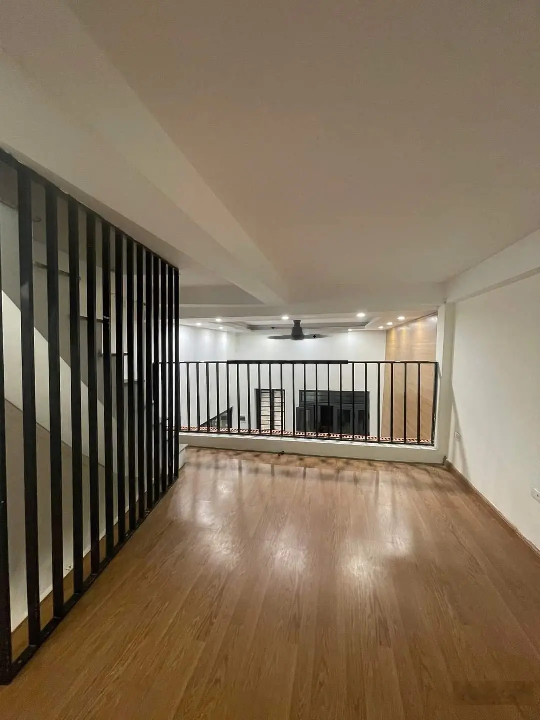 Bán nhà đẹp ngõ Phố Thanh Nhàn HBT Hà Nội DT 35m2 4tầng MT 4m, giá 6,1 tỷ nhà đẹp ngõ nông rộng