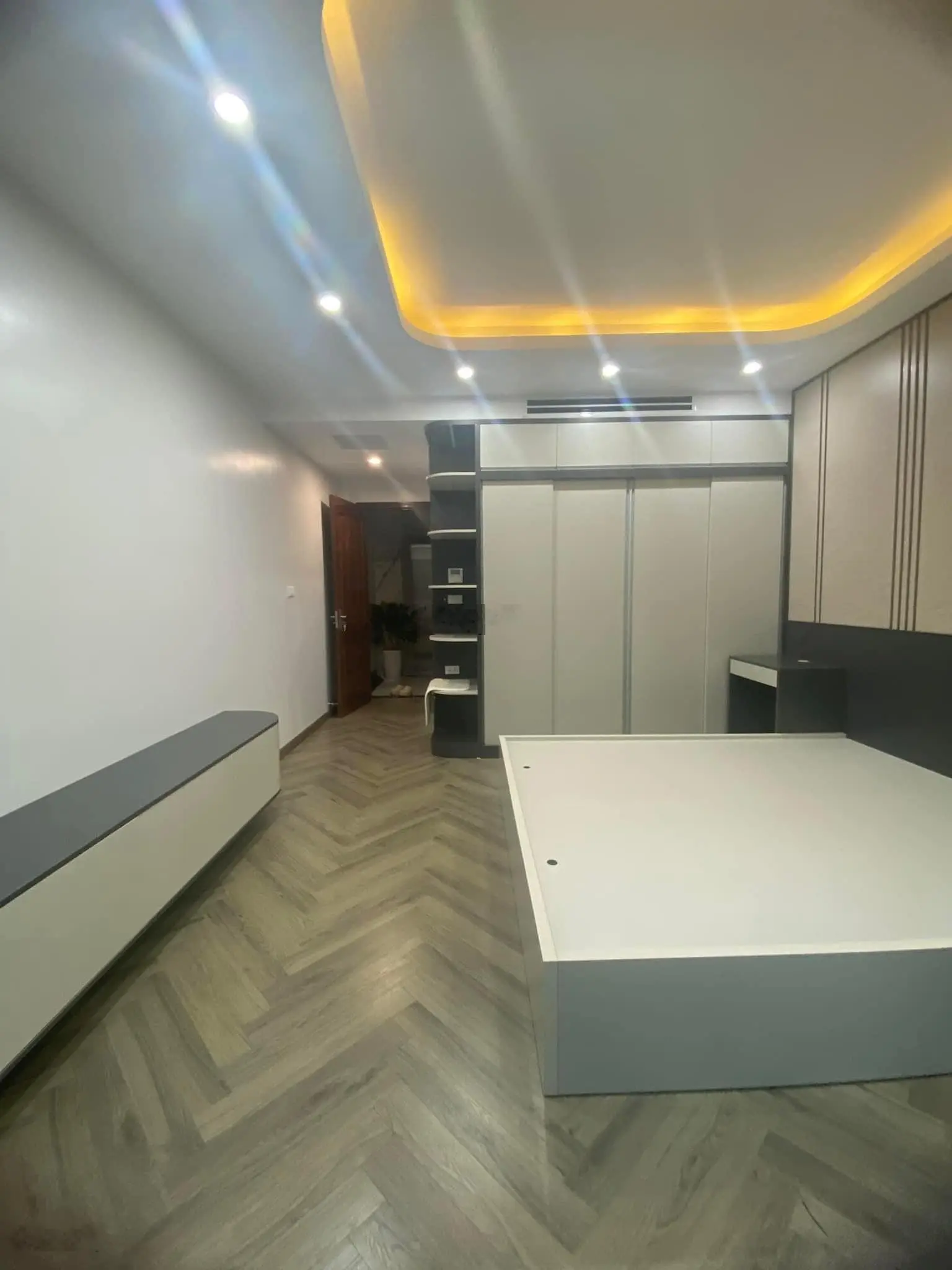 Bán nhà Trương Định, Hai Bà Trưng, thang máy, ngõ rộng, gần phố, đối diện dự án trường học, hơn 6tỷ