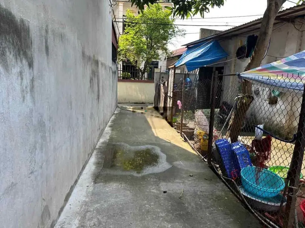 Đất Sủi, Phú Thị 48m2 giá chỉ 2,3 tỷ - 10m ra đường ô tô. LH 981221636