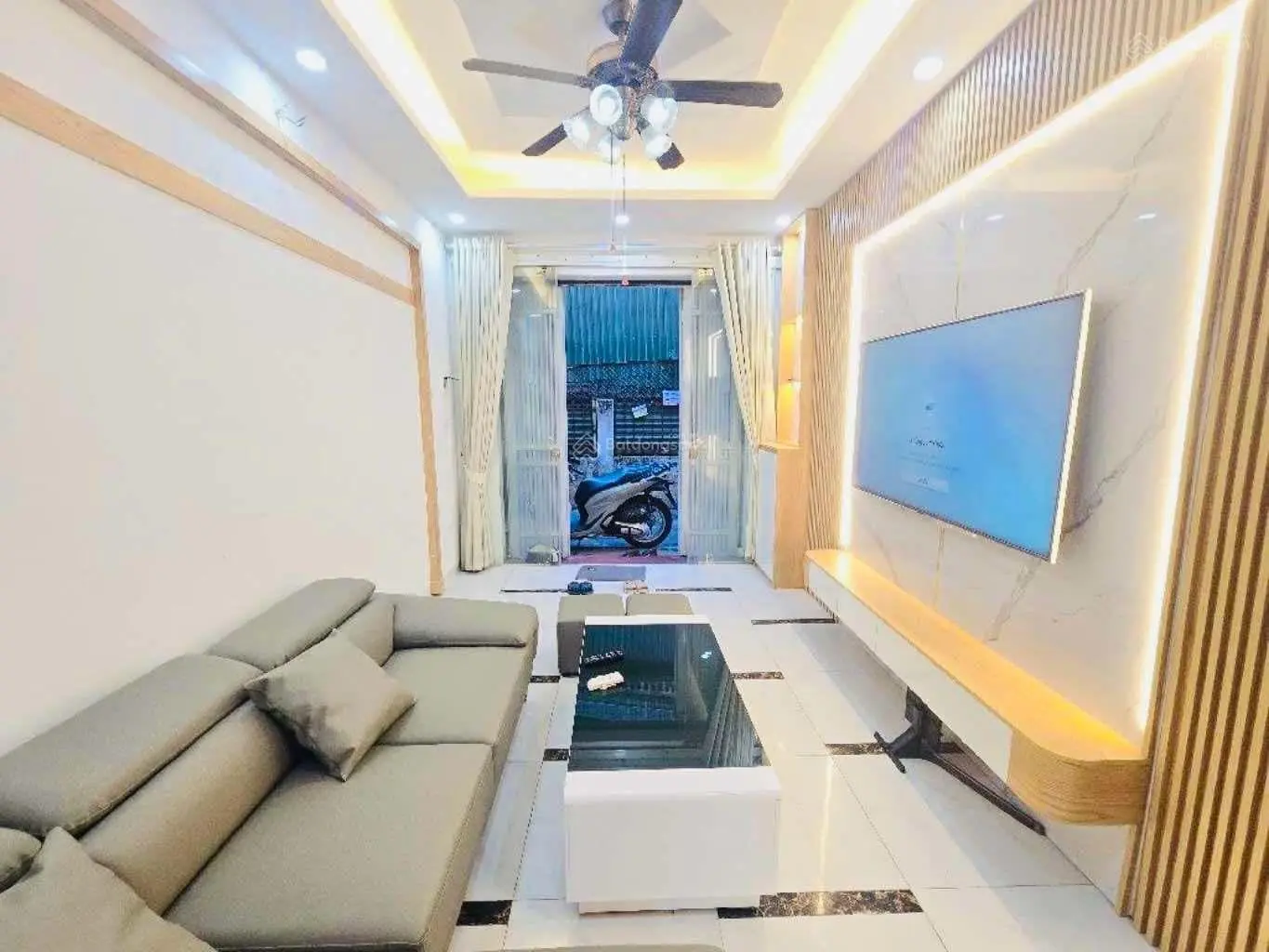 Bán nhà riêng tại Thanh Lân, 5,6 tỷ, 30m2, 4 tầng, 3PN, pháp lý đầy đủ, Hoàng Mai, Hà Nội