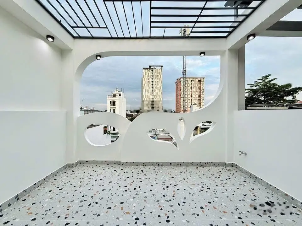 Nhà khu Vip đường Lê Thị Hồng | DT: 40m2 | đường vào nhà 5m, cạnh trường mầm non Anh Đào