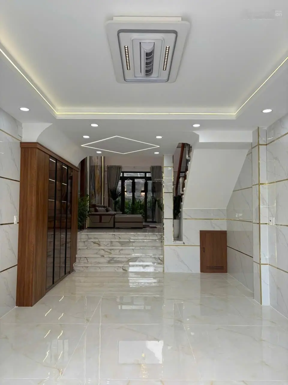 Siêu phẩm NHÀ HẺM 413 LÊ VĂN QUỚI, BÌNH TÂN HẺM 12M THÔNG 4 x 16.5m Trệt + lửng ngược + 3 lầu