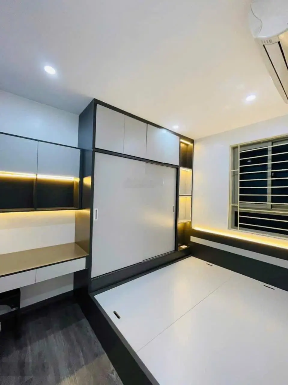 Bán nhanh căn 56m2 - 2 ngủ &2VS HH2B Linh Đàm Hoàng Mai. LH: 0966 455 *** em Thuỷ