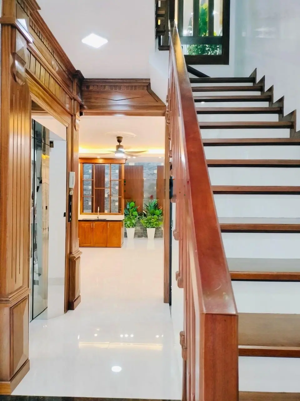 Cần bán căn nhà 4 tầng cầu thang máy KĐT Tân Phú Hưng - Tp Hải Dương