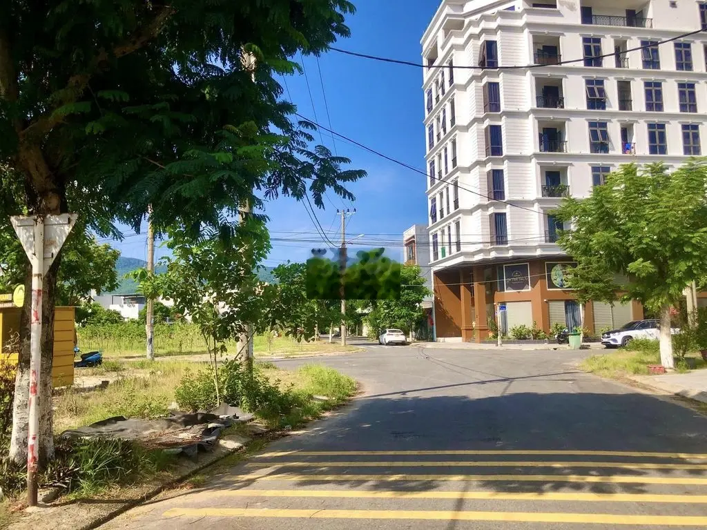 - Bán lô góc Lý Nhật Quang v Ngô Thì Hương đẹp.