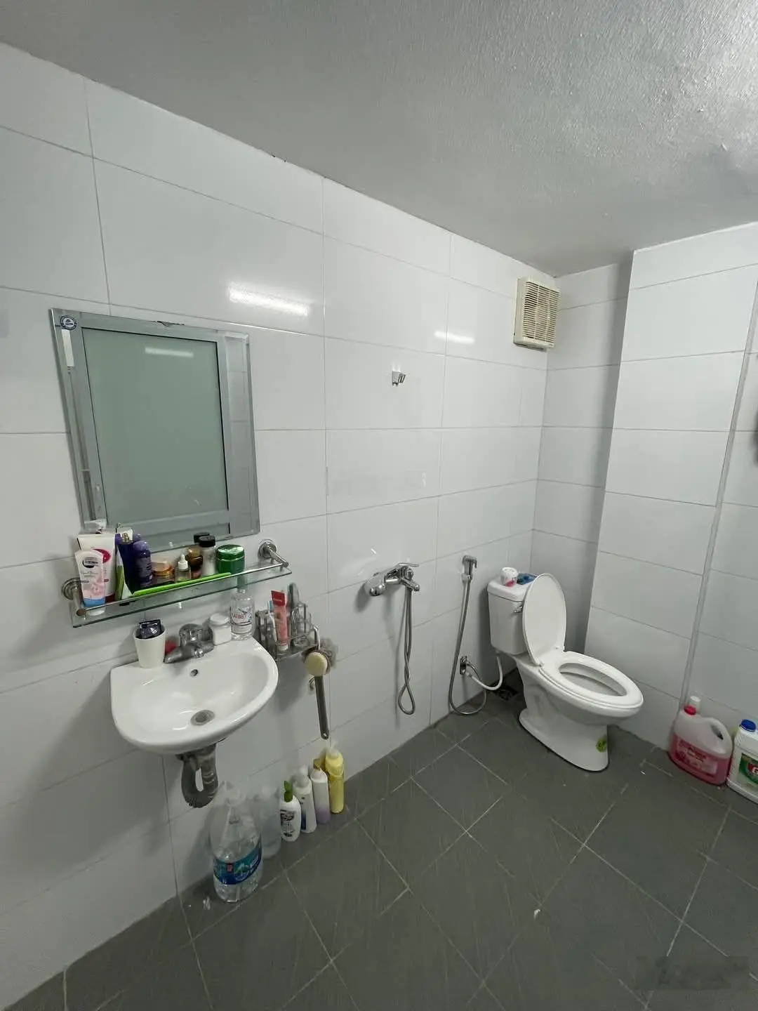 Bán nhà Bạch Mai, quận HBT. DTSD 30.2/42m2* 4 Tầng *4 PN full tiện ích. Chỉ 5,5 tỷ.
