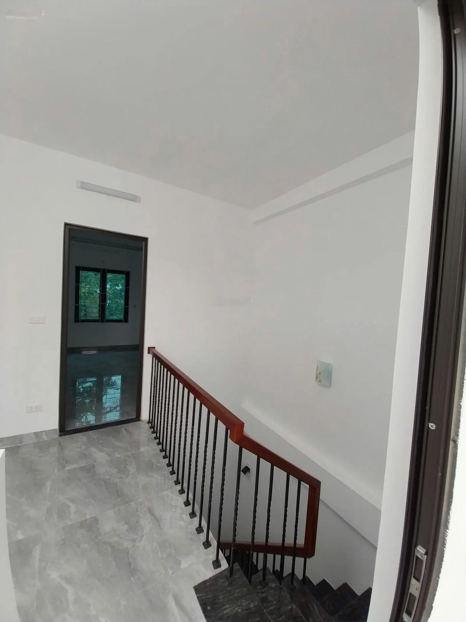 Nhà đẹp 3T*40m2 có thể cho thuêcó sân riêng ôtô lùi tận cửa Sát đại học TDTT cách TT Hà Đông 3,5km