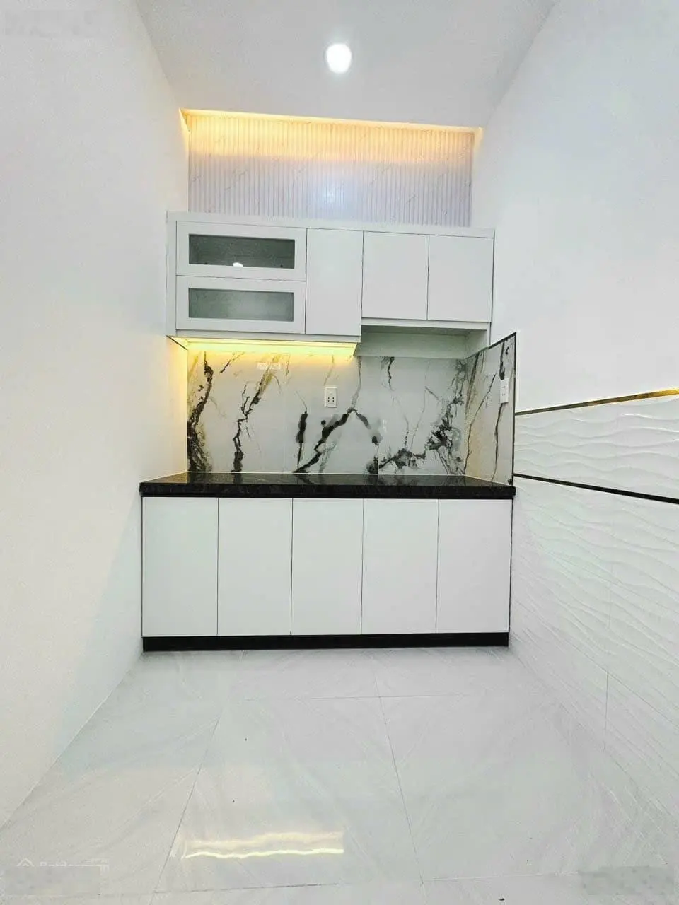 Chính chủ cần bán, DT 36m2, 1 trệt 2 lầu 4pn 3nvs, SHR đầy đủ, Full NT, Giá 3tỷ3 còn TL