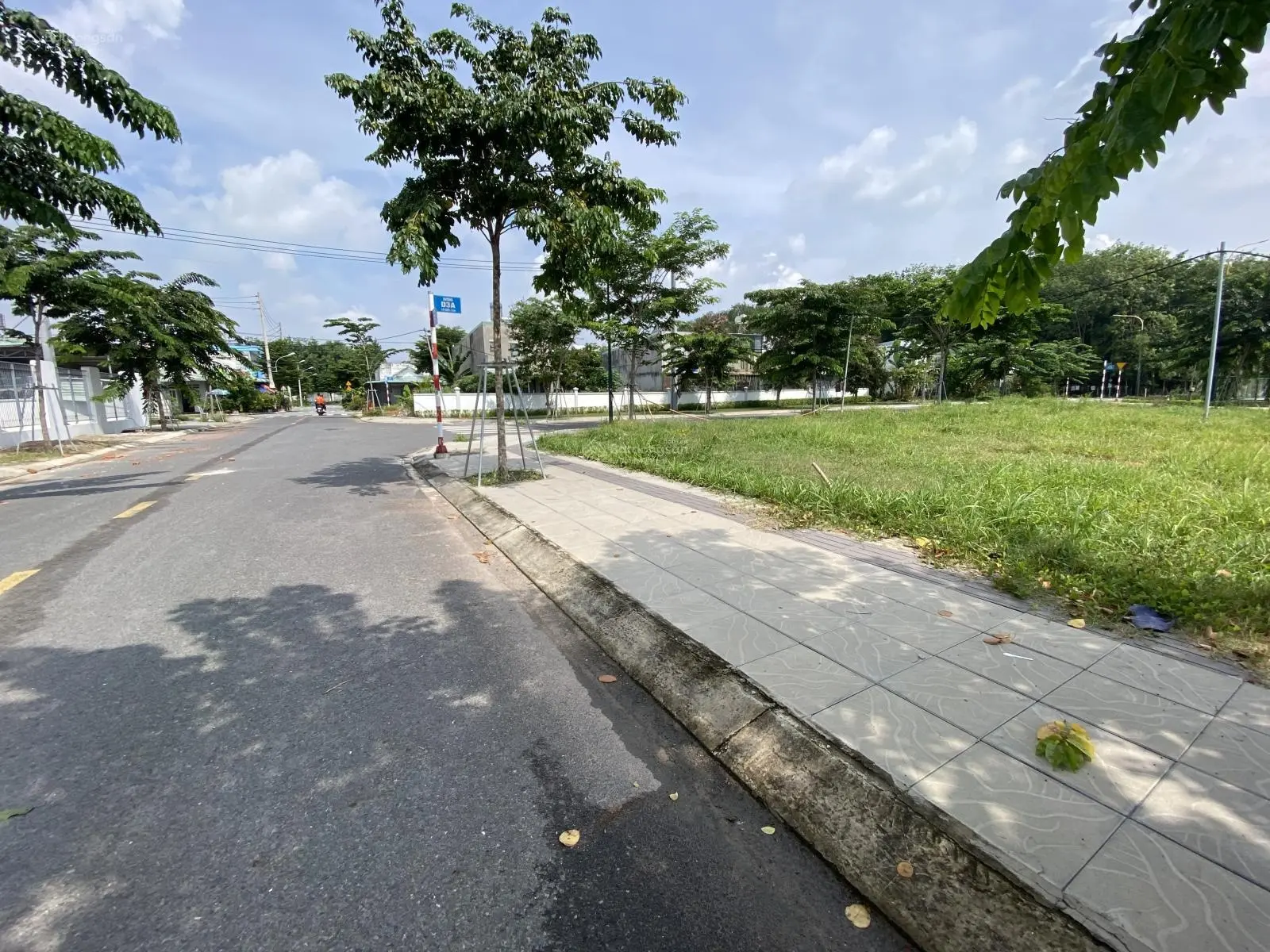 Bán lô góc 2 mặt tiền ngay khu dân cư hiện hữu giá chỉ hơn 2 tỷ xíu