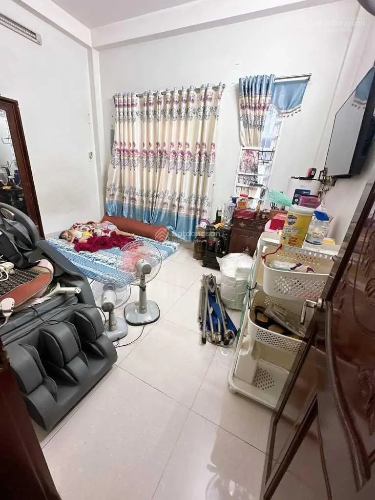 Nhà 2 mặt tiền Khu VIP sân bay Tân Sơn Nhất, 4 tầng, kinh doanh mọi ngành nghề