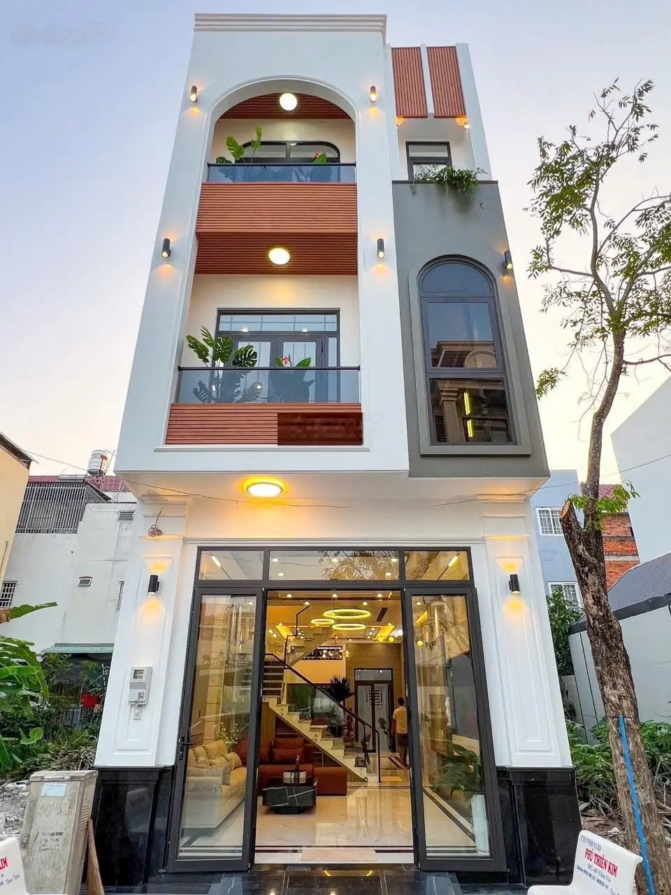 Bán nhà 2 lầu kdc văn hóa Tây Đô, 4 phòng ngủ, giá 6 tỷ