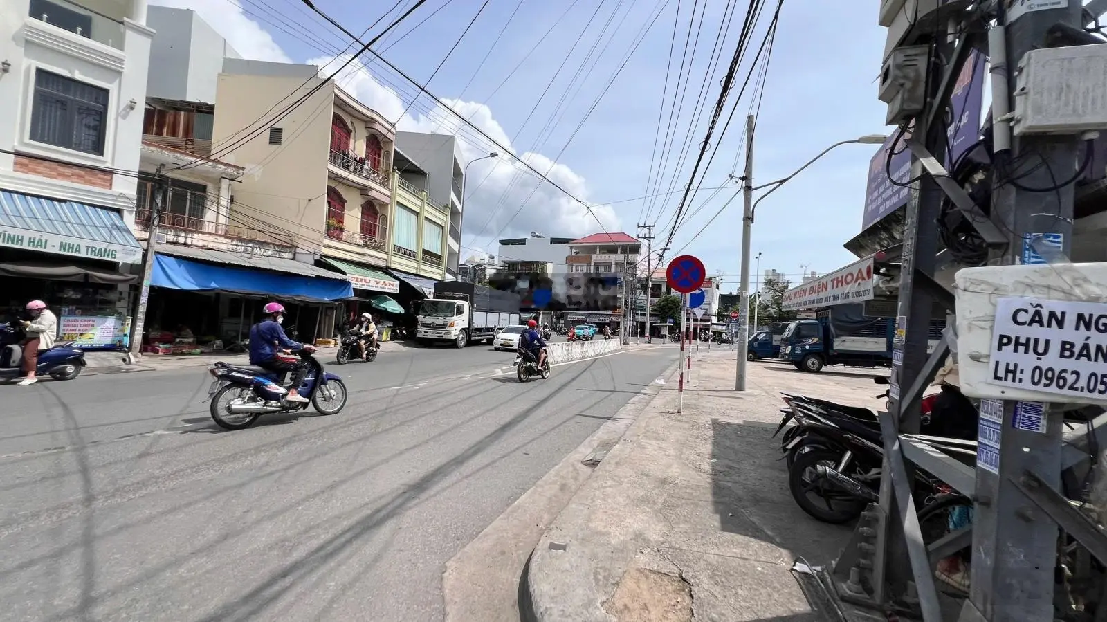 Bán nhà nghỉ gần biển hòn chồng, gần chợ Vĩnh. Hải , kinh doanh tốt có sổ đầy đủ