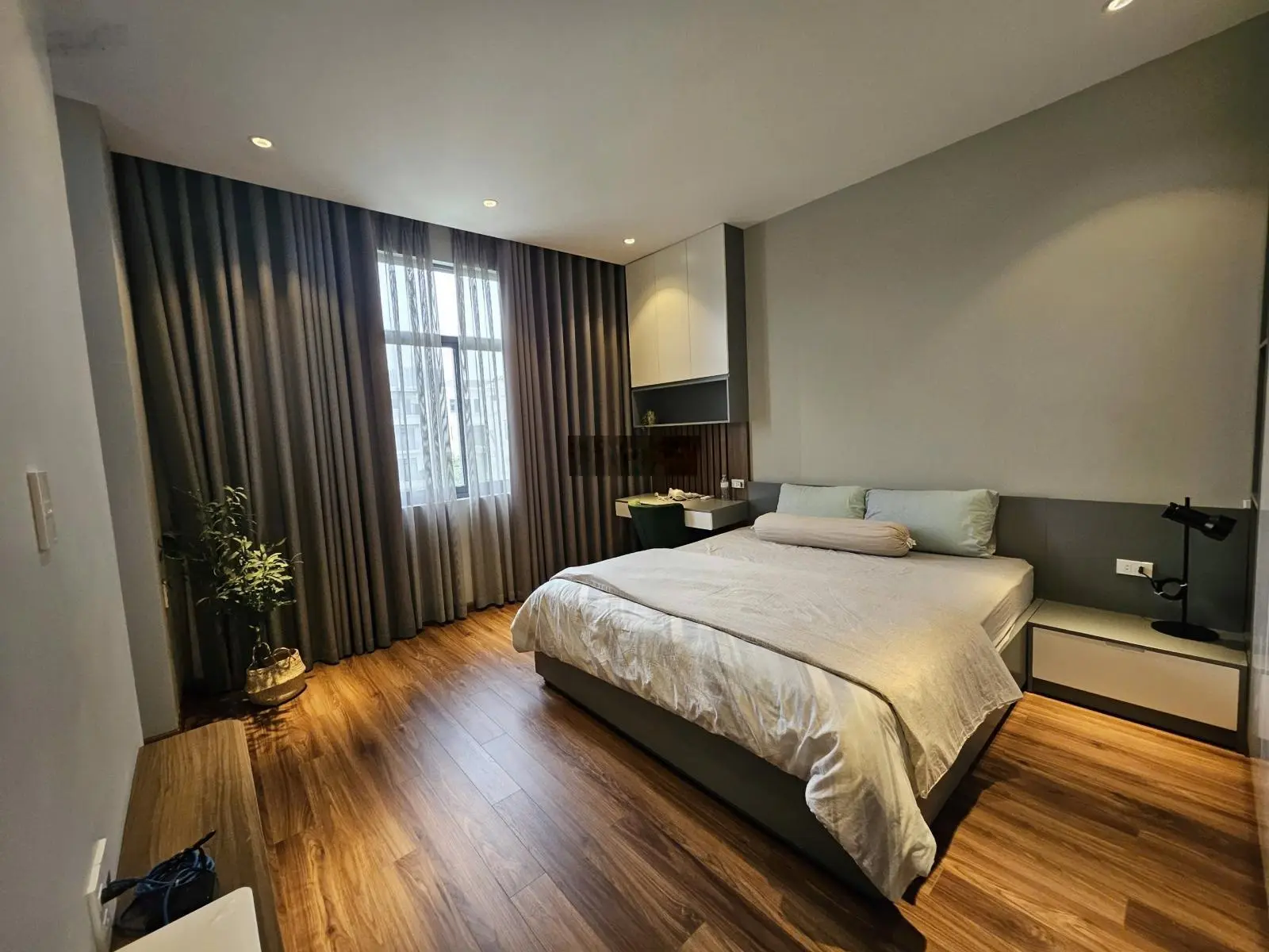 Bán căn liền kề 87,5m2 đã hoàn thiện full nội thất vị trí view công viên lh 0902 909 *** e vân anh