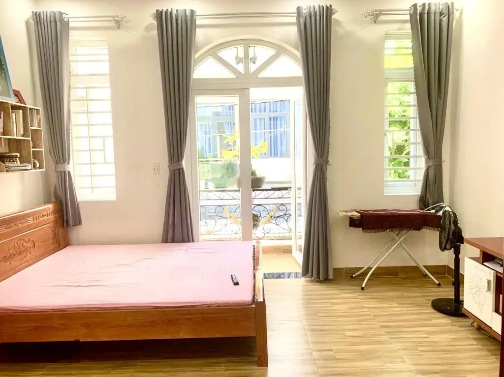 Bán Nhà riêng 4PN + 5WC, Quốc Lộ 13, Hiệp Bình Phước, Thủ Đức, giá thỏa thuận