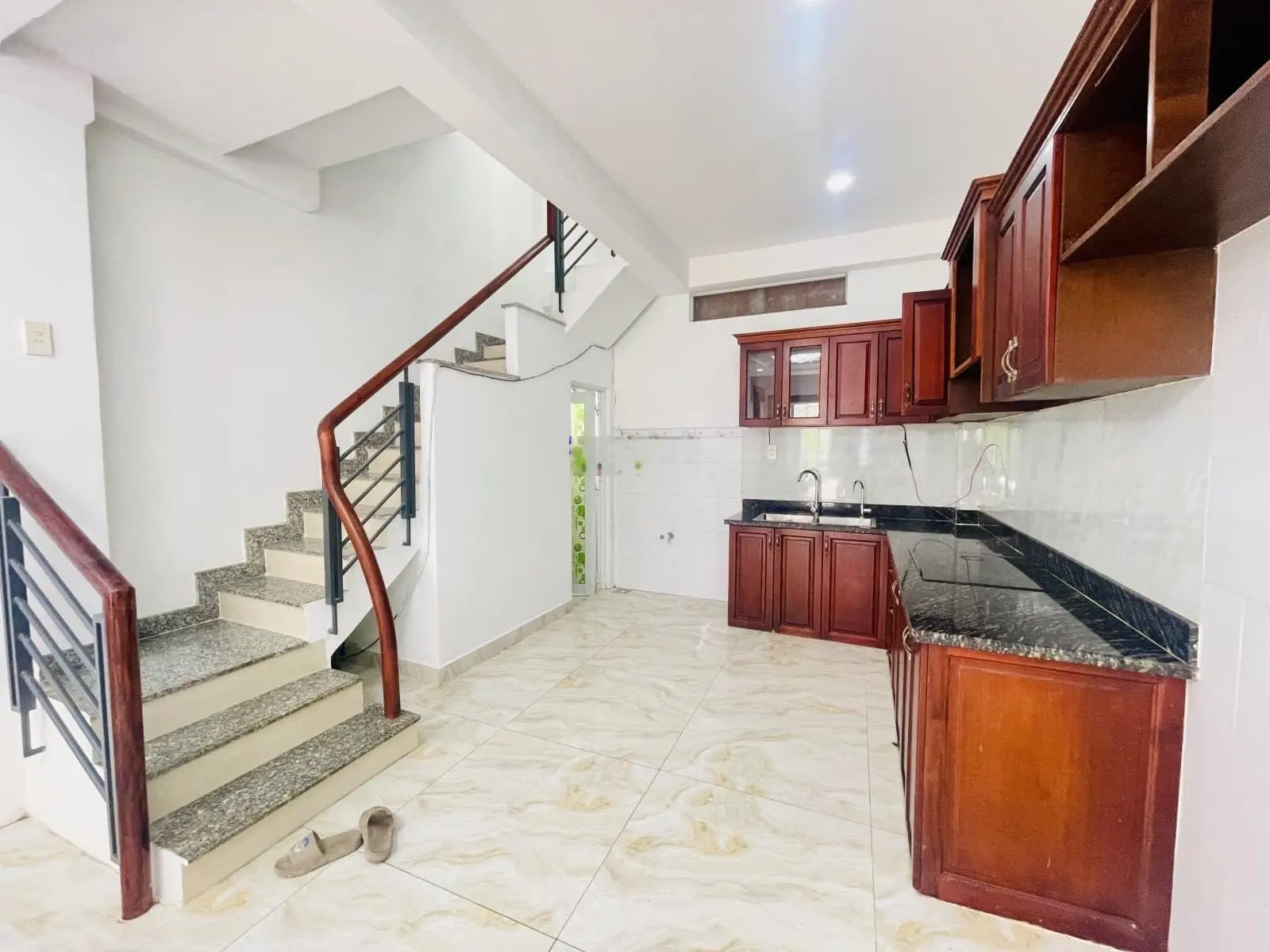 Nhà mặt tiền 8m đường đinh đức thiện bình chánh thuân tiện kinh doanh cho thuê, 85m2 1ty6 có shr