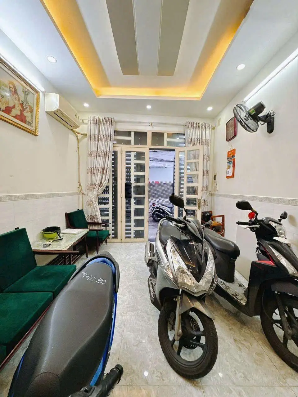Cần bán gấp nhà 4 tầng, 49m2, Quận 4 chỉ 5,89 tỷ
