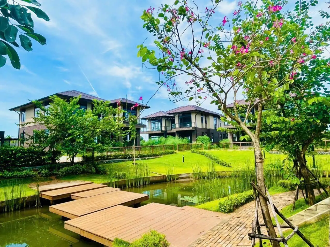 Biệt thự 2 mặt tiền view kênh đào sau nhà và công viên trước nhà khu compound The Aqua Waterpoint