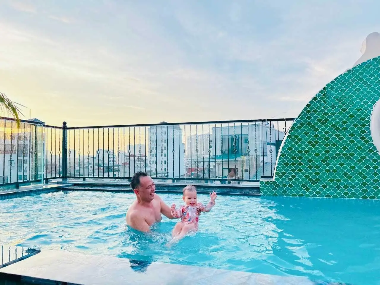 Bán tòa nhà apartment cao cấp tại Giang Văn Minh - Sơn Tây mặt đường đang mở thông