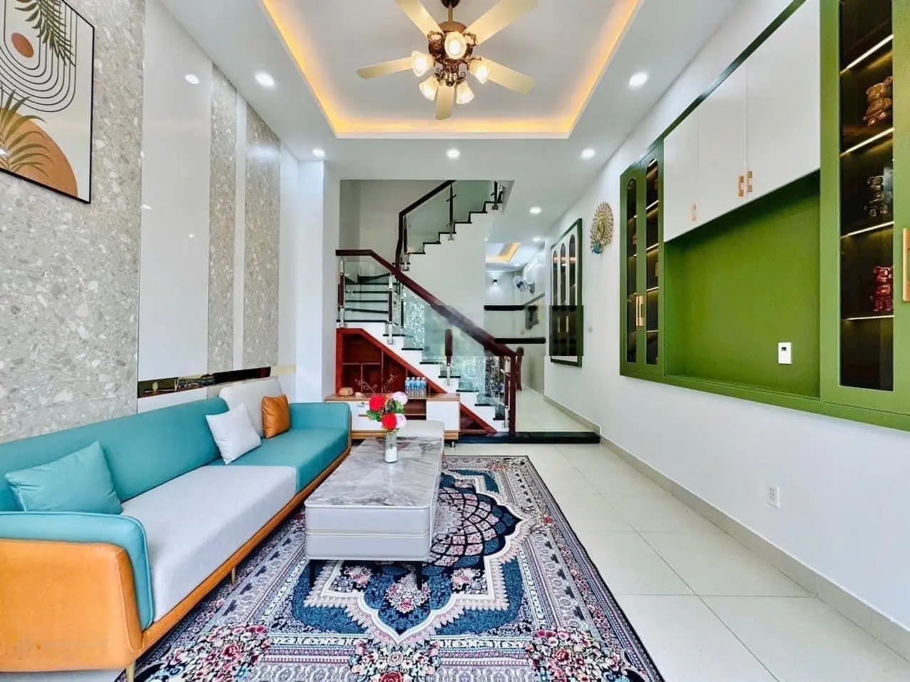 Siêu phẩm nhà đường 3 Tháng 2, Quận 10. Kế bên Vạn Hạnh Mall. 52m2 giá chỉ 3tỷ320, có sân thượng