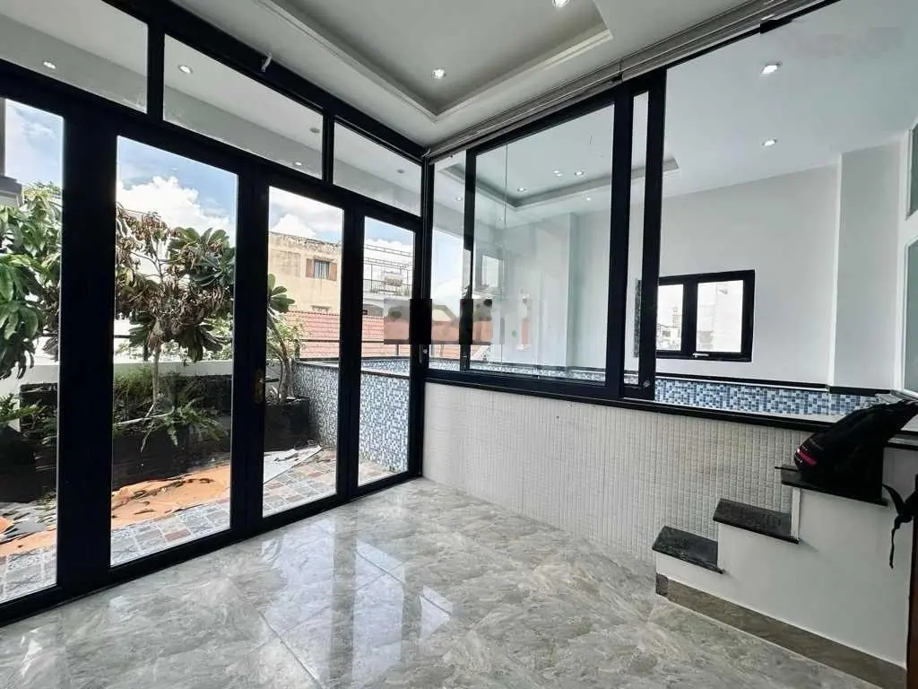 Mặt tiền biệt thự ngay Nguyễn Văn Trỗi 70m2, ngang 5.8m, 5 tầng, 8PN, bán hầm, chỉ nhỉnh 14 tỷ