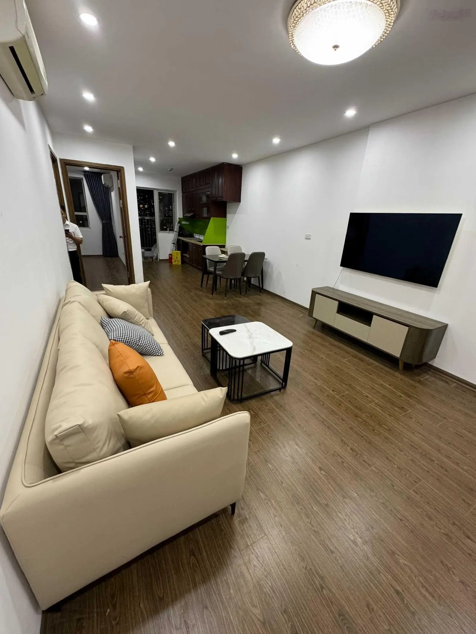 Cần bán căn 73m2 2PN2VS tầng trung chung cư 536A Minh Khai full đồ