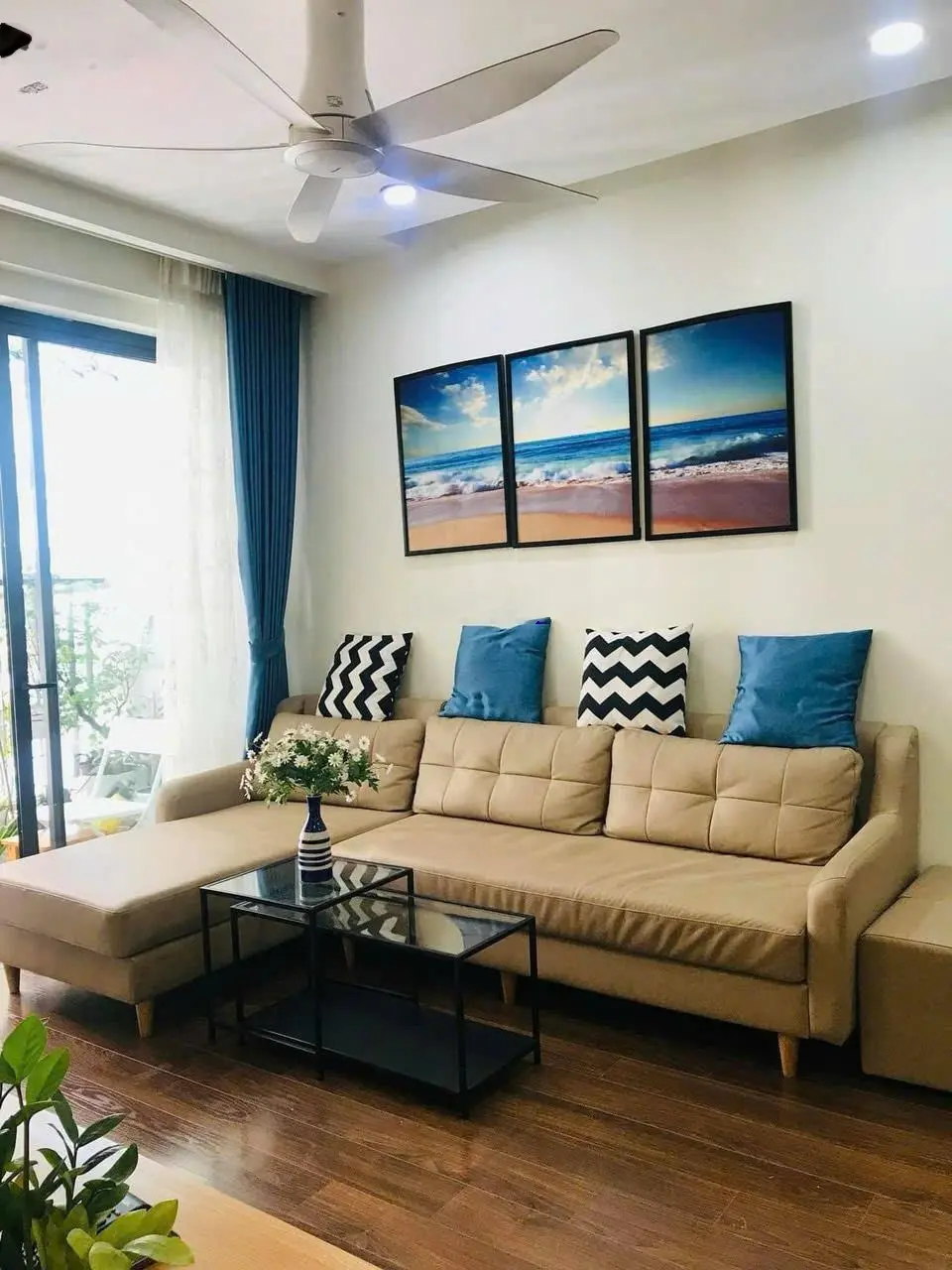 Chính chủ bán căn hộ Five Star diện tích 70,8m2, 2PN - 2WC, Cửa Đ ban công T, full nội thất