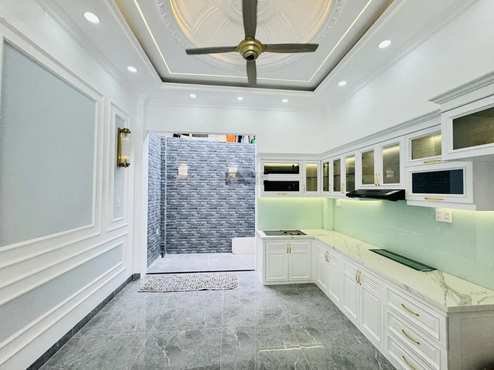 Nhà mới Tặng nội thất Đối diện Vạn Phúc City, Đường Ô tô Kinh doanh buôn bán, SHR Vào Ở ngay.
